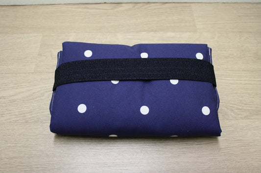 Fasciatoio portatile - Portapannolini blu scuro a pois con interno cerato betoniere