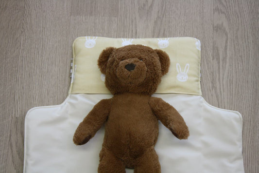 Fasciatoio da viaggio pieghevole con portapannolini – Coniglietti – personalizzabile