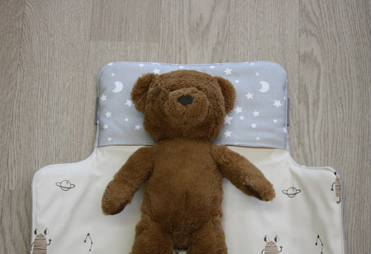 Fasciatoio da viaggio pieghevole con portapannolini – Grigio lune - interno alieni – personalizzabile