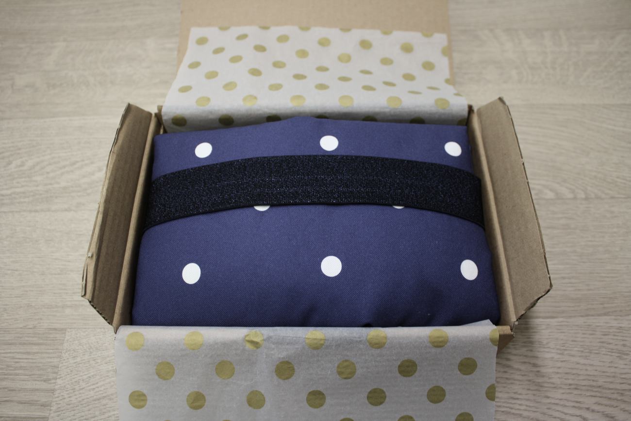 Fasciatoio portatile - Portapannolini blu scuro a pois con interno cerato betoniere