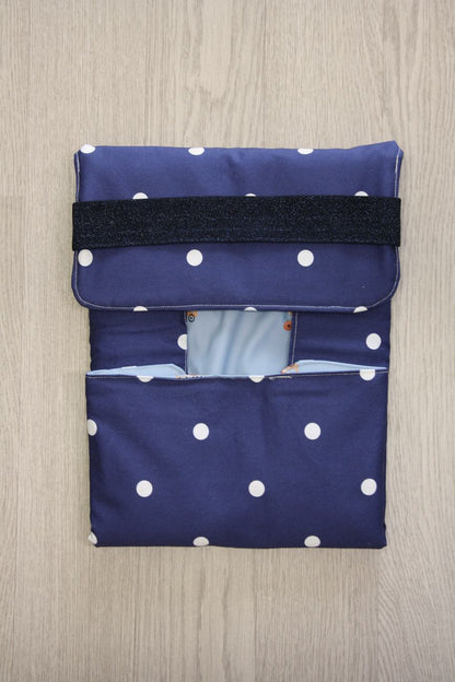 Fasciatoio portatile - Portapannolini blu scuro a pois con interno cerato betoniere