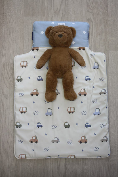 Fasciatoio da viaggio pieghevole con portapannolini – Stelline azzurro con interno cerato - automobiline – personalizzabile