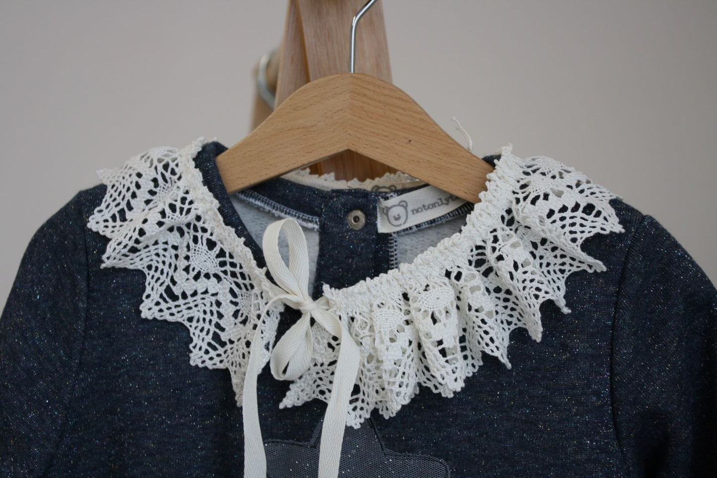 Felpa blu glitterata con stella in tulle