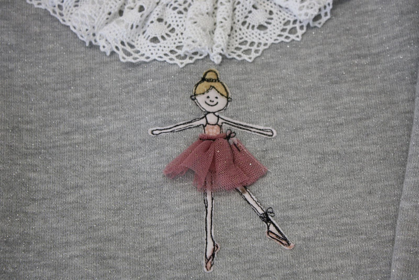 Felpa grigia glitterata con colletto di pizzo e Ballerina - taglia 3-4 anni