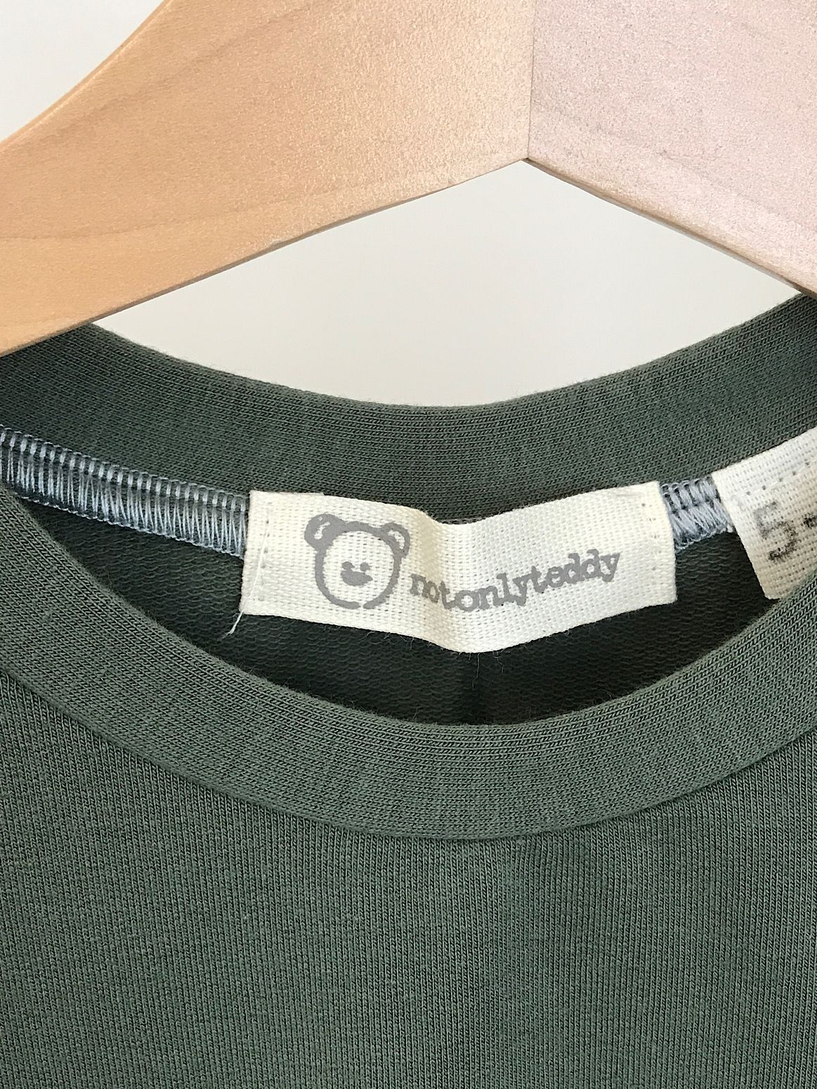 Felpa verde militare con toppe con stampa Robin Hood - taglia 5-6 anni