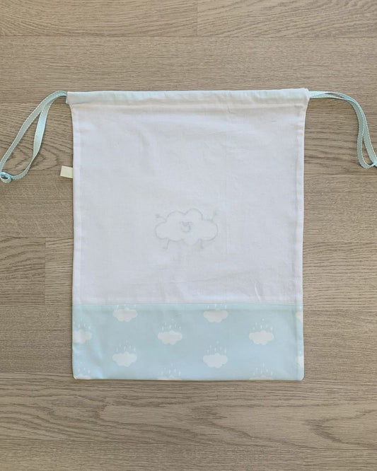 Sacchetto asilo “Nuvoletta” – personalizzabile, con chiusura a coulisse