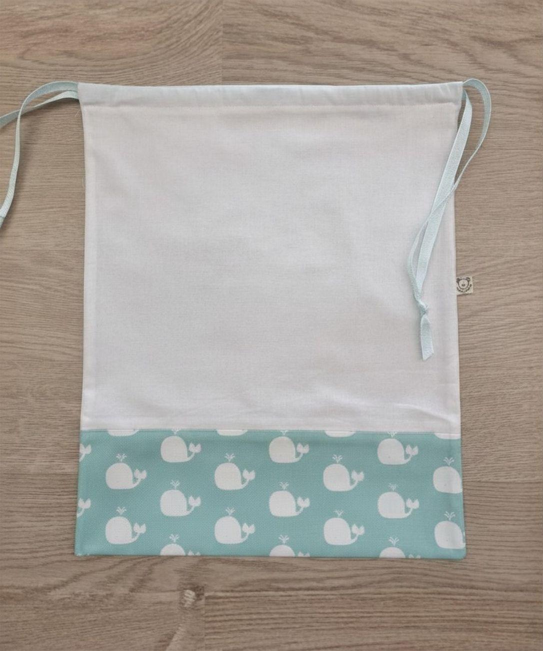 Sacchetto semplice bianco e azzurro mare - balene COMPONIBILE