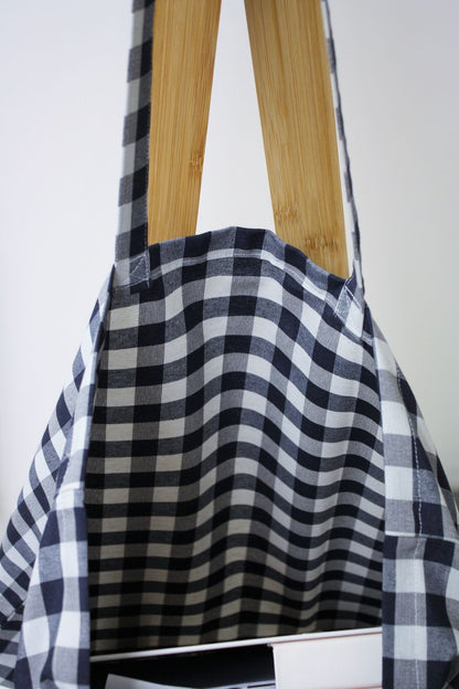 Interno di shopper bag a quadri blu