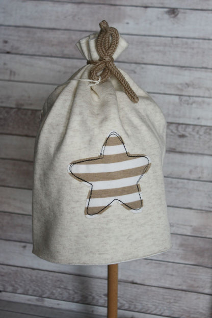 Berretto con fiocchetto - stella righe -  T 3-5 anni