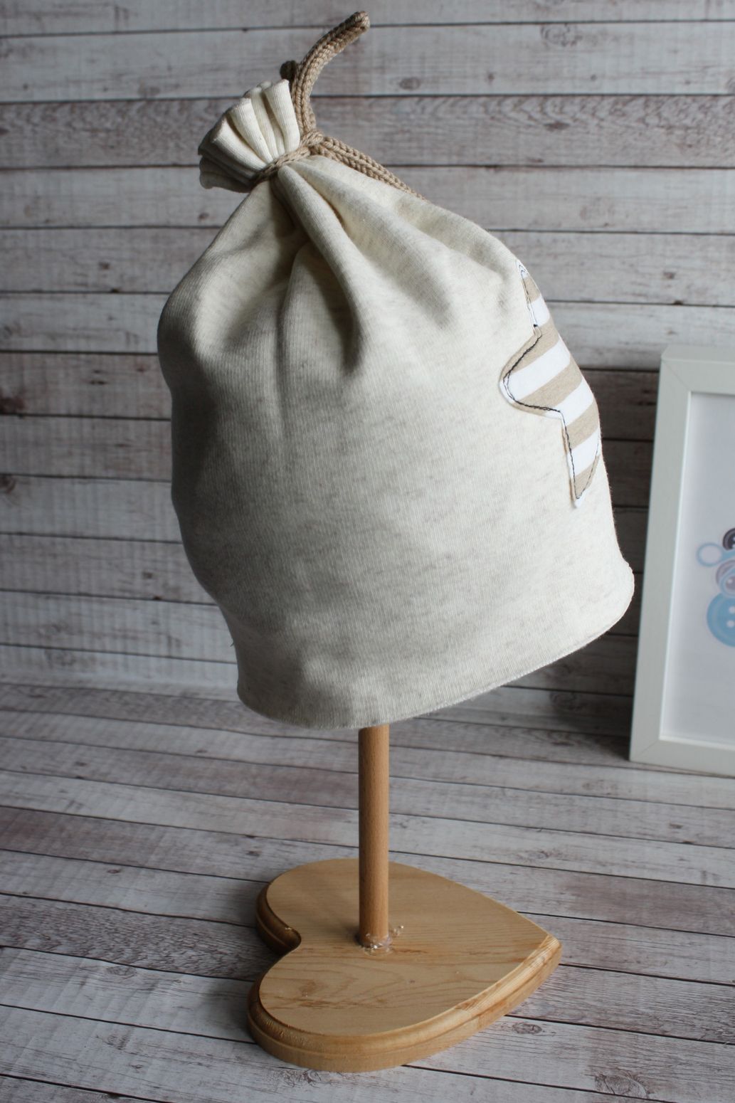 Berretto con fiocchetto - stella righe -  T 3-5 anni