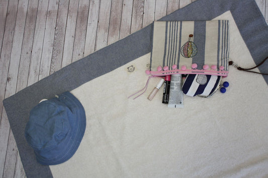 🏖️ Telo mare adulto con bordo in tessuto chambray blu – Eleganza artigianale anche in spiaggia!