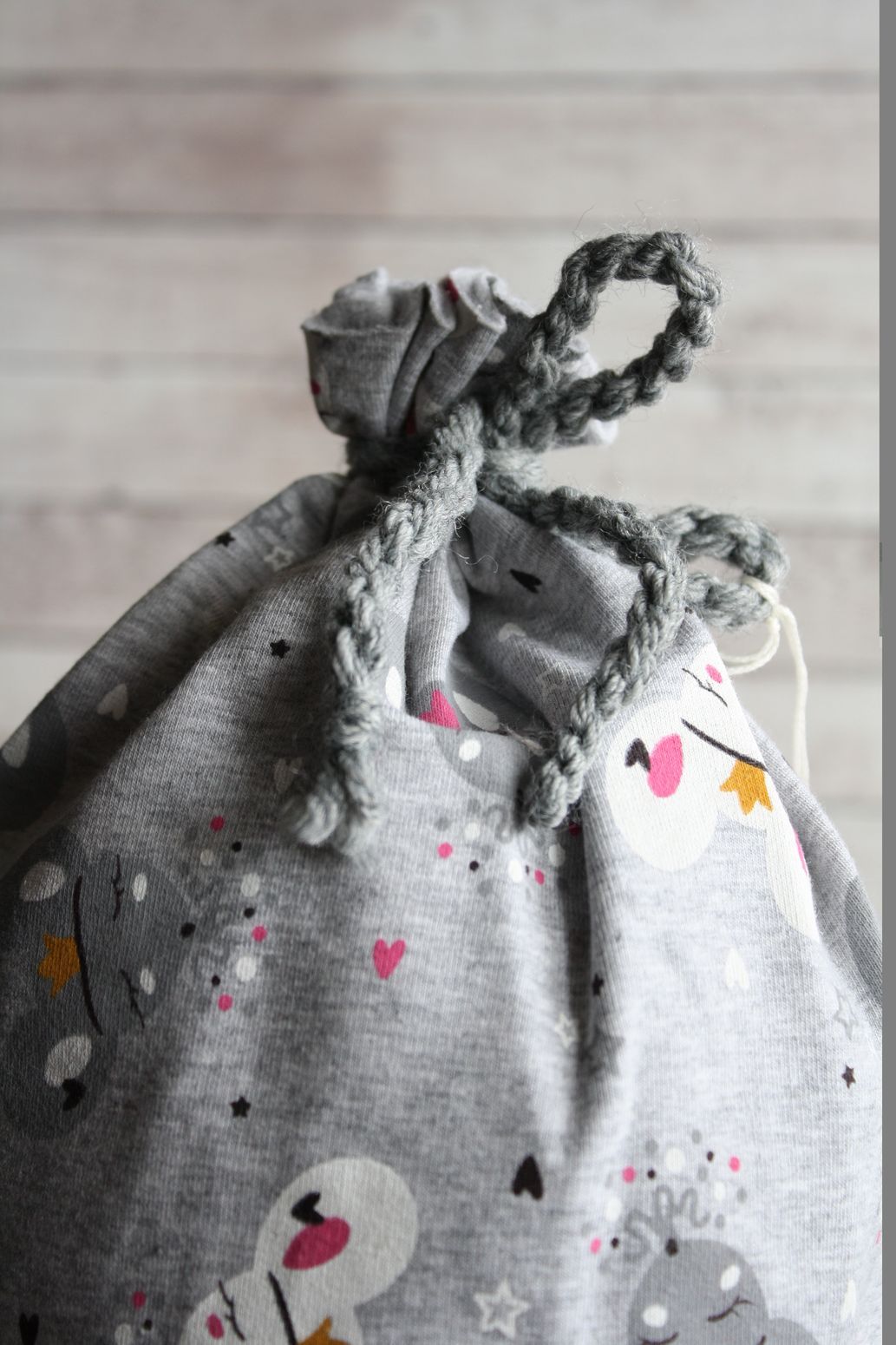 Berretto con fiocchetto - topoline - taglia 3-5 anni