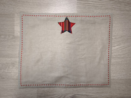 Tovaglietta colazione natalizia con stella scozzese